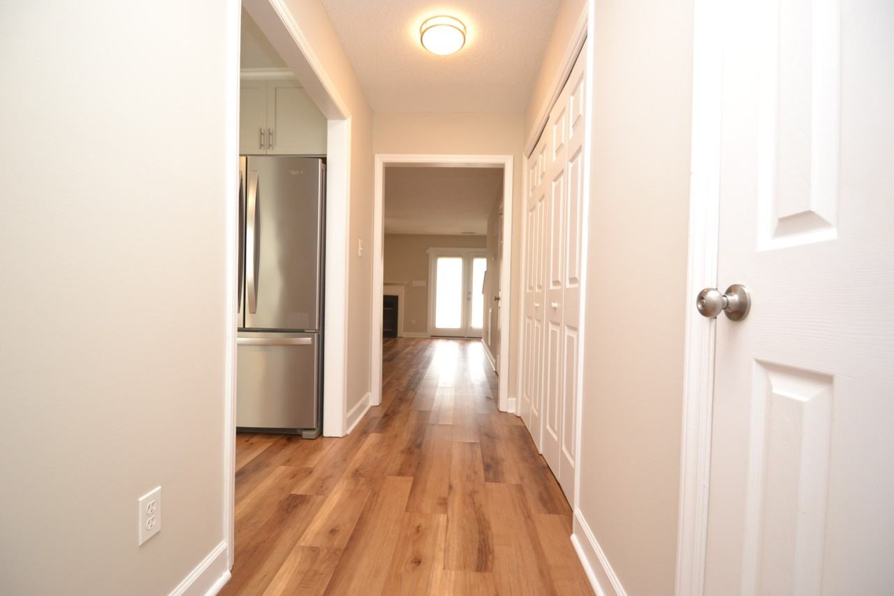 110 Riverwalk Cir - Photo 2 of 43