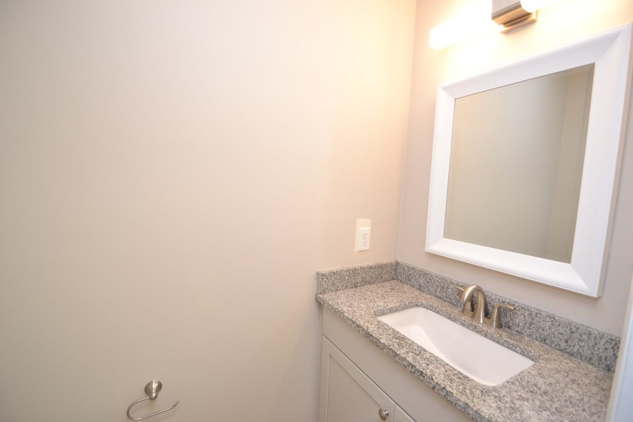 110 Riverwalk Cir - Photo 3 of 43