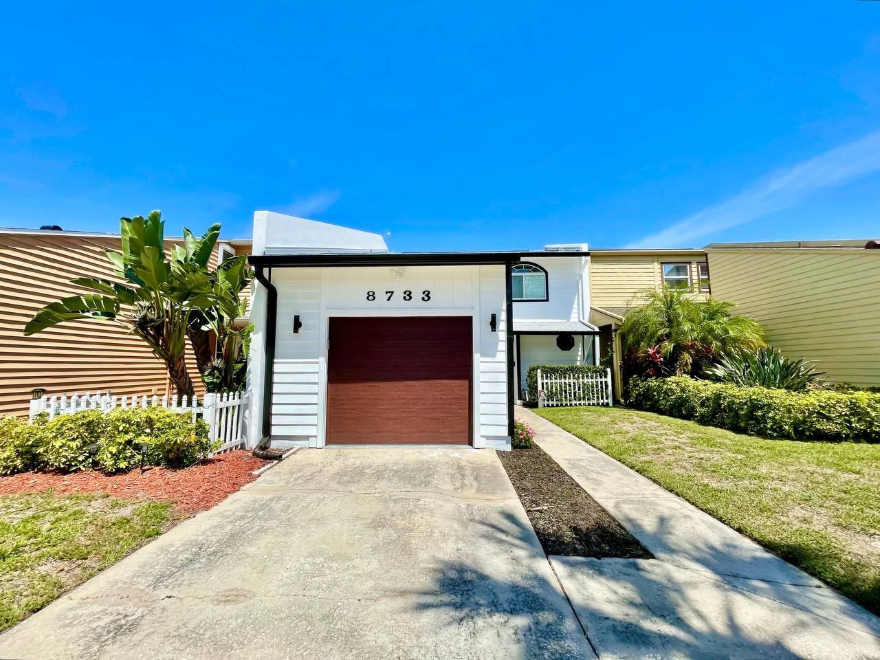 8733 Bay Pointe Dr - Photo 3 of 41