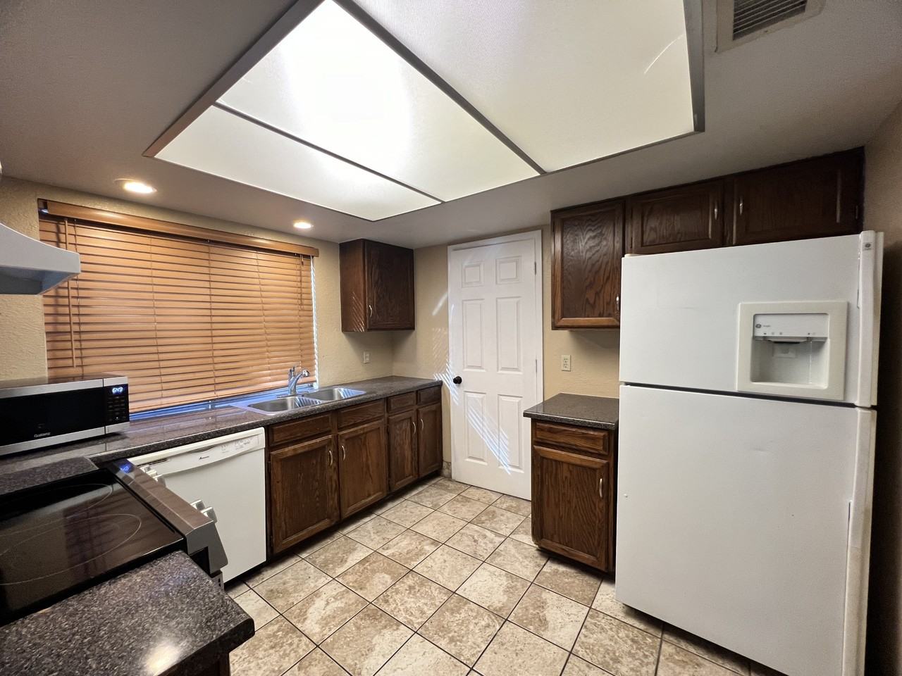 17813 N 45th Ave - Photo 3 of 18