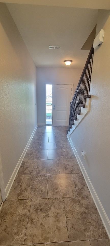 9415-9421 N Lenox Ave - Photo 2 of 15