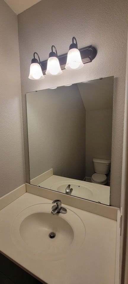 9415-9421 N Lenox Ave - Photo 3 of 15