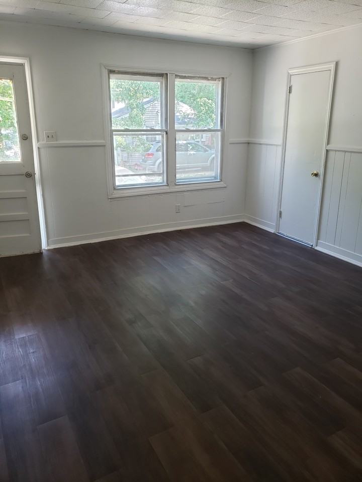 703 Sykes Ave - Photo 3 of 17