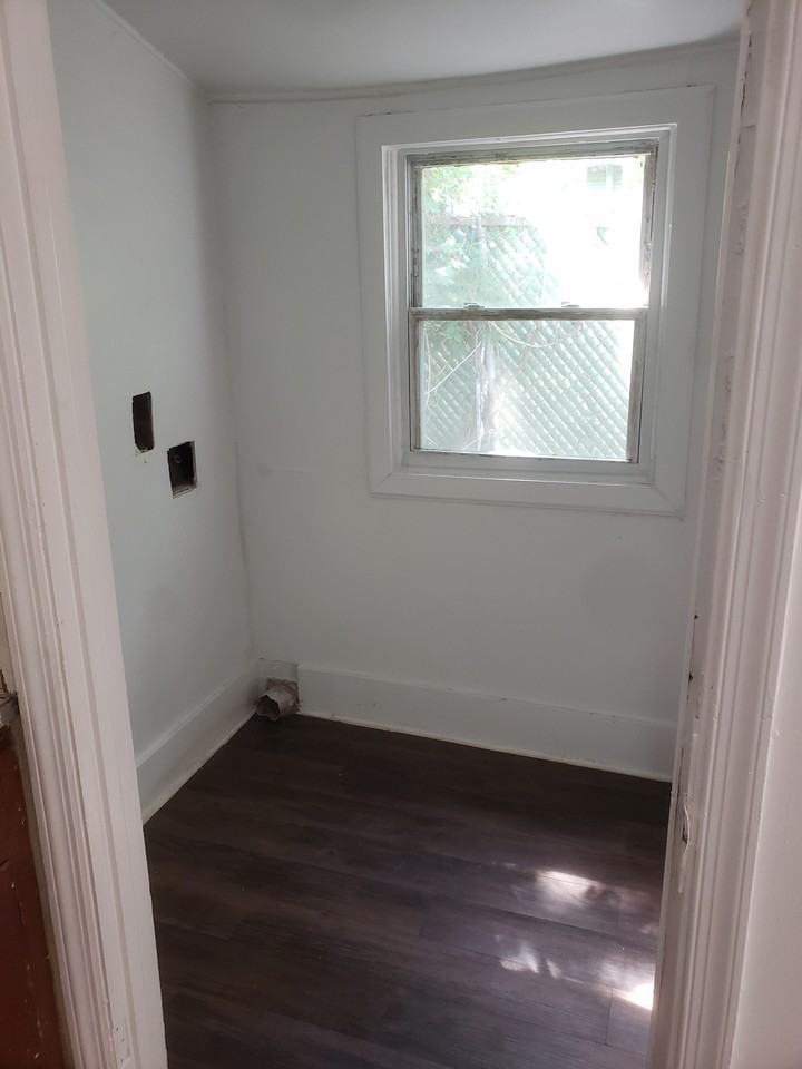 703 Sykes Ave - Photo 5 of 17