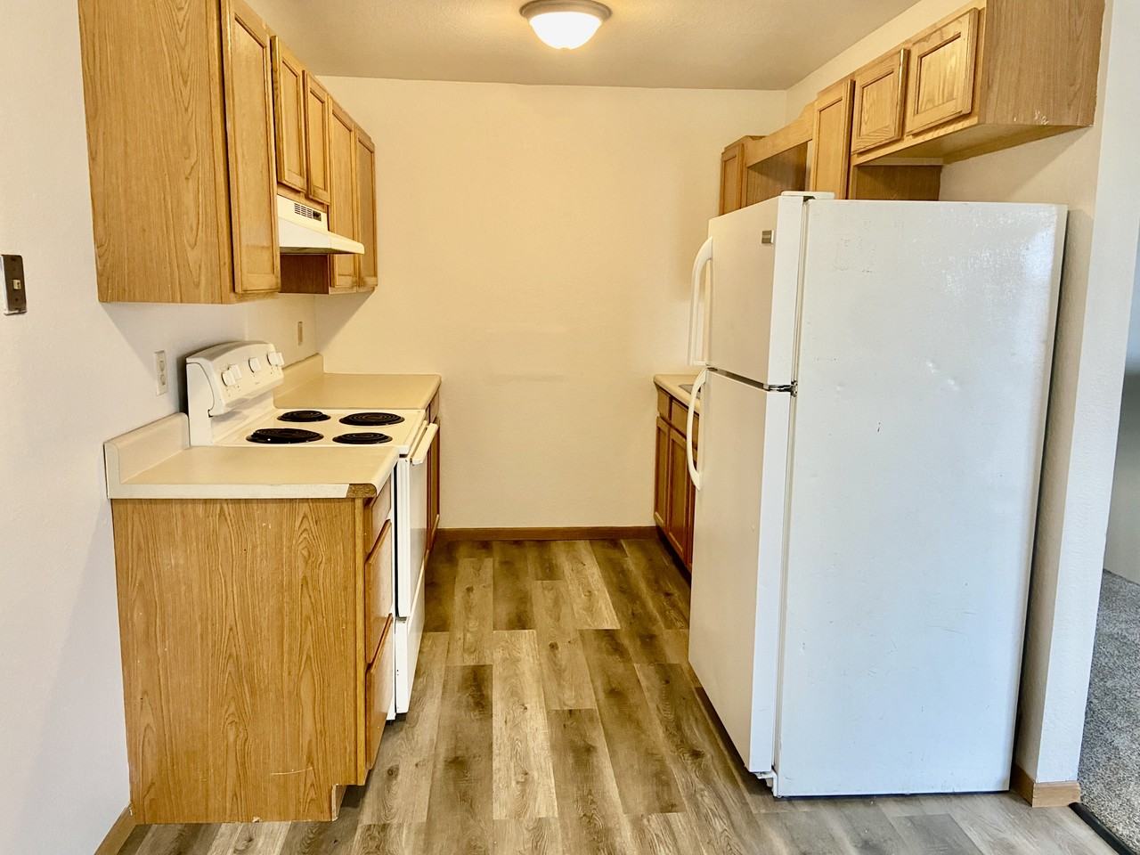 457 Stratford Way - Photo 3 of 7