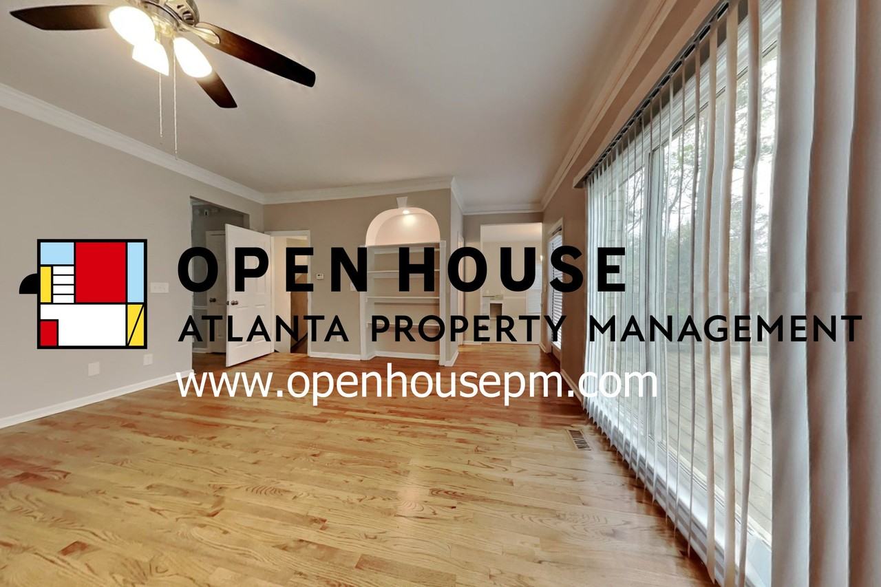 811 Springdale Xing - Photo 3 of 26