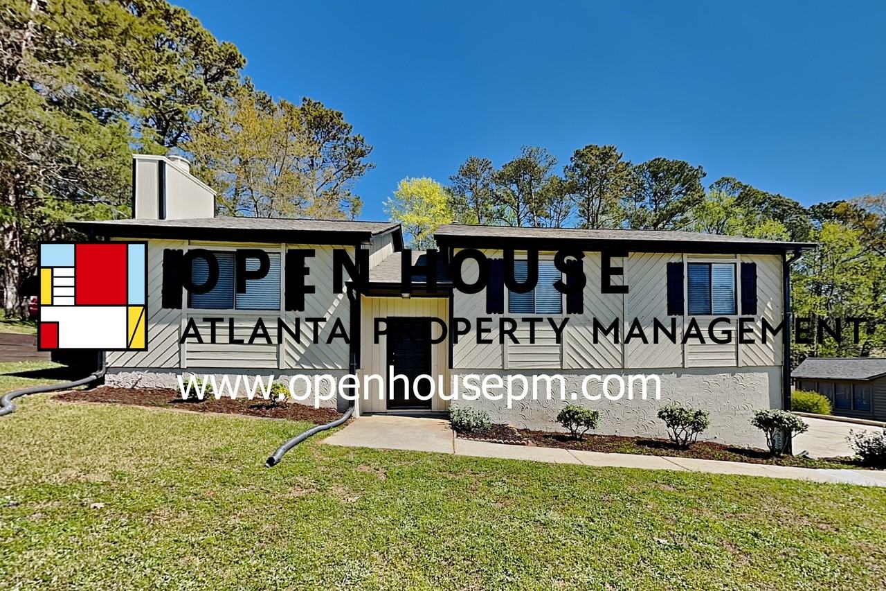 151 Castleair Dr Ne