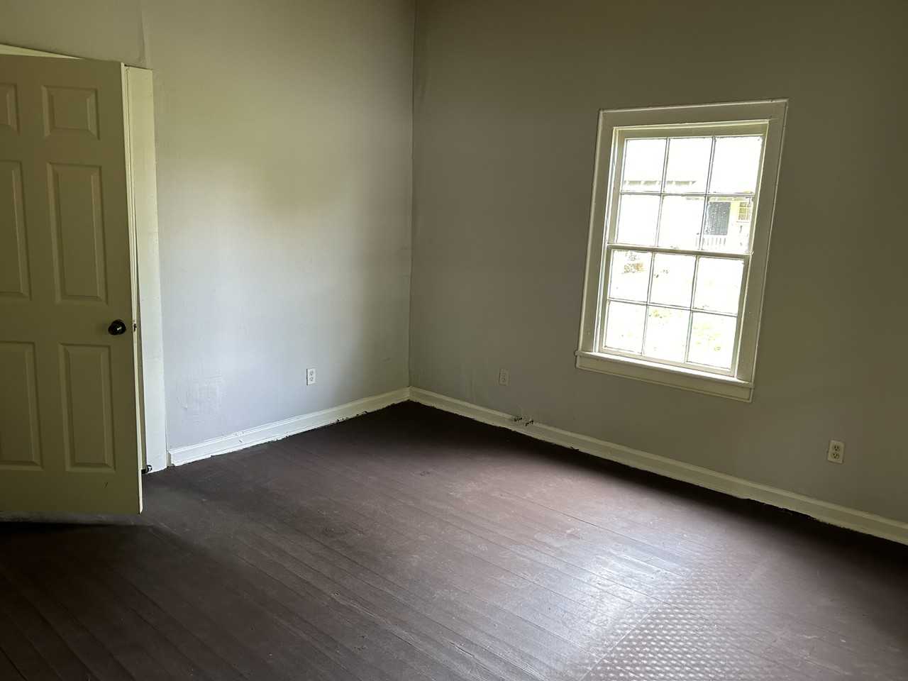 522 W Slaton Ave - Photo 2 of 5