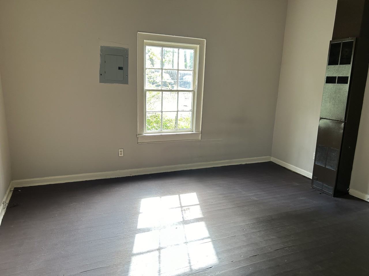 522 W Slaton Ave - Photo 3 of 5