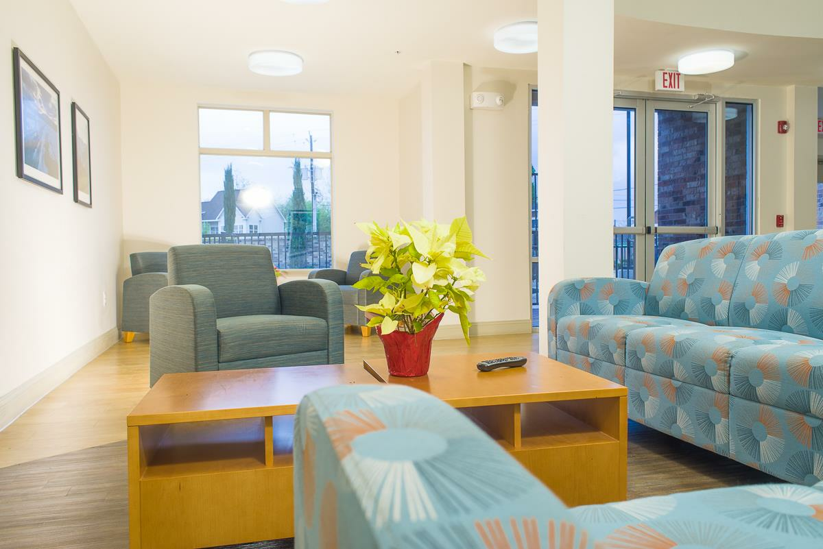 AveCDC Station - Photo 2 of 6