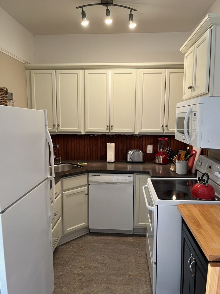 41 Starnes Ave #2 - Photo 4 of 15