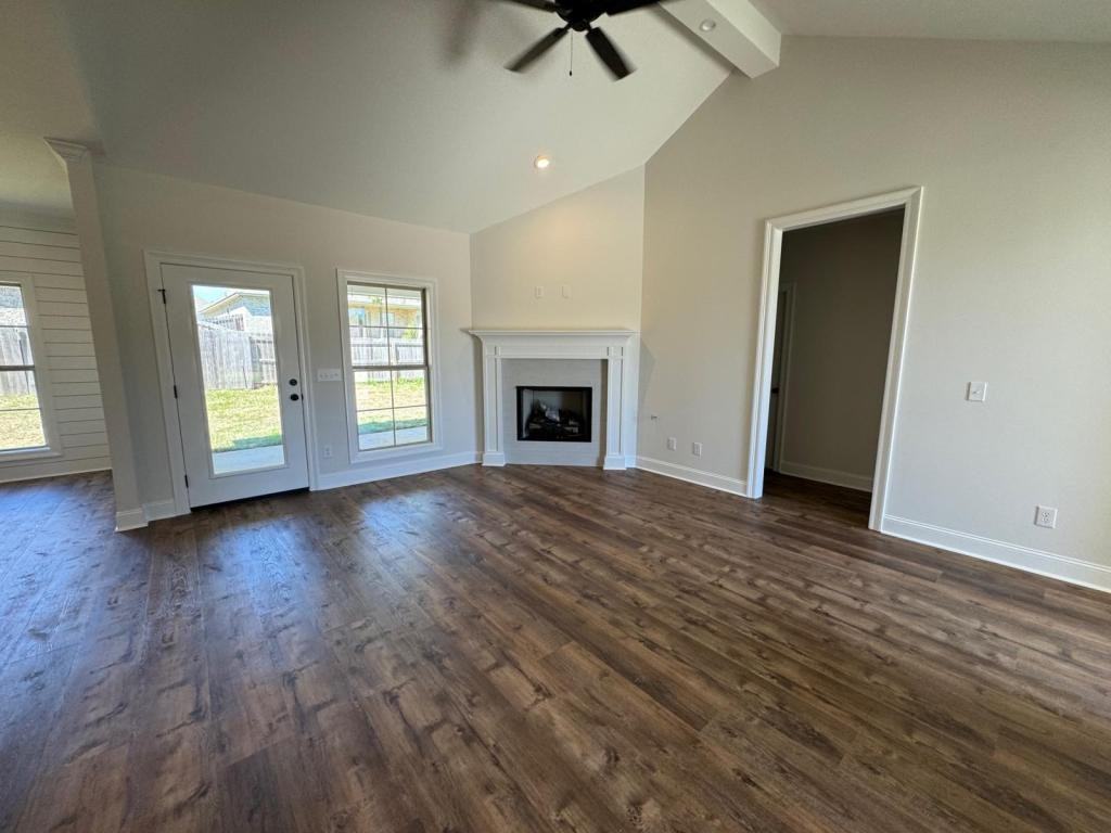 305 305 Willow Wy - Photo 2 of 19