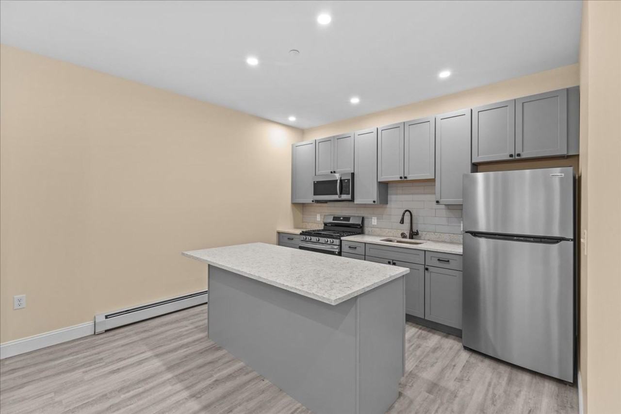 86-88 North Winooski Ave - Photo 2 of 50