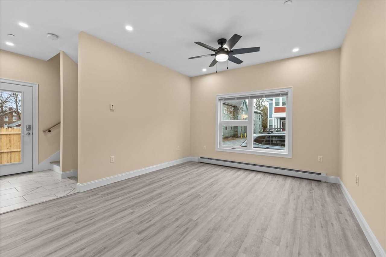 86-88 North Winooski Ave - Photo 7 of 50