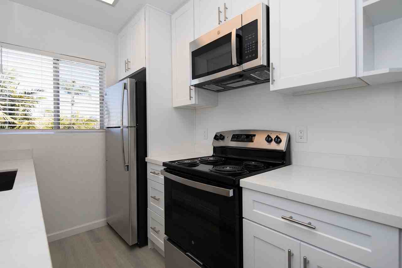 Catalina Pacific Apartments - Photo 6 of 38