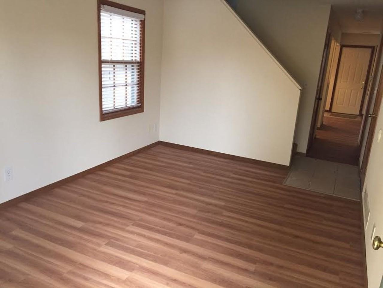 3011 Bainbridge Cir - Photo 2 of 18