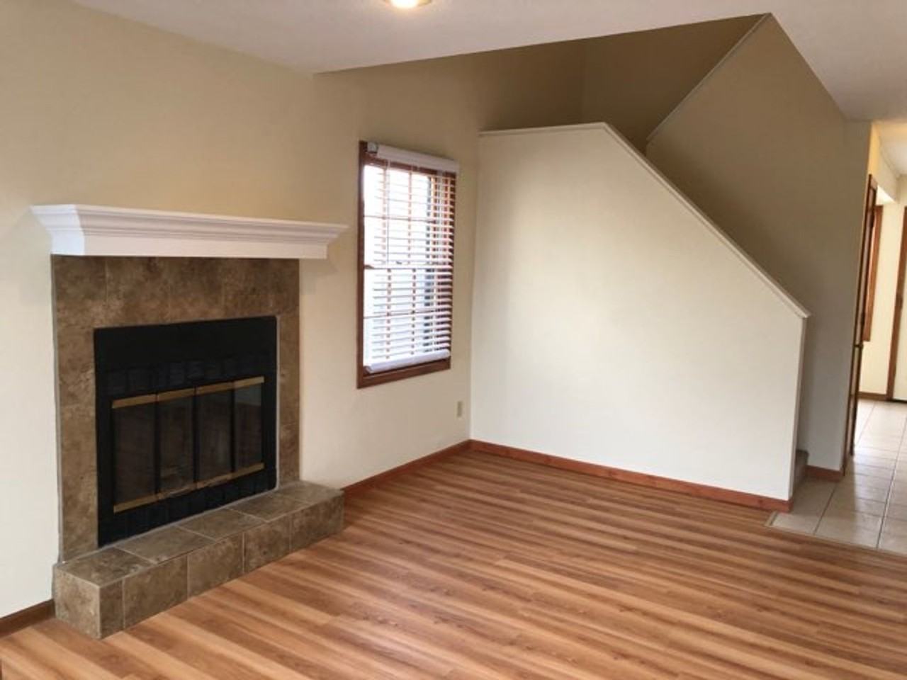 3015 Bainbridge Cir - Photo 2 of 17