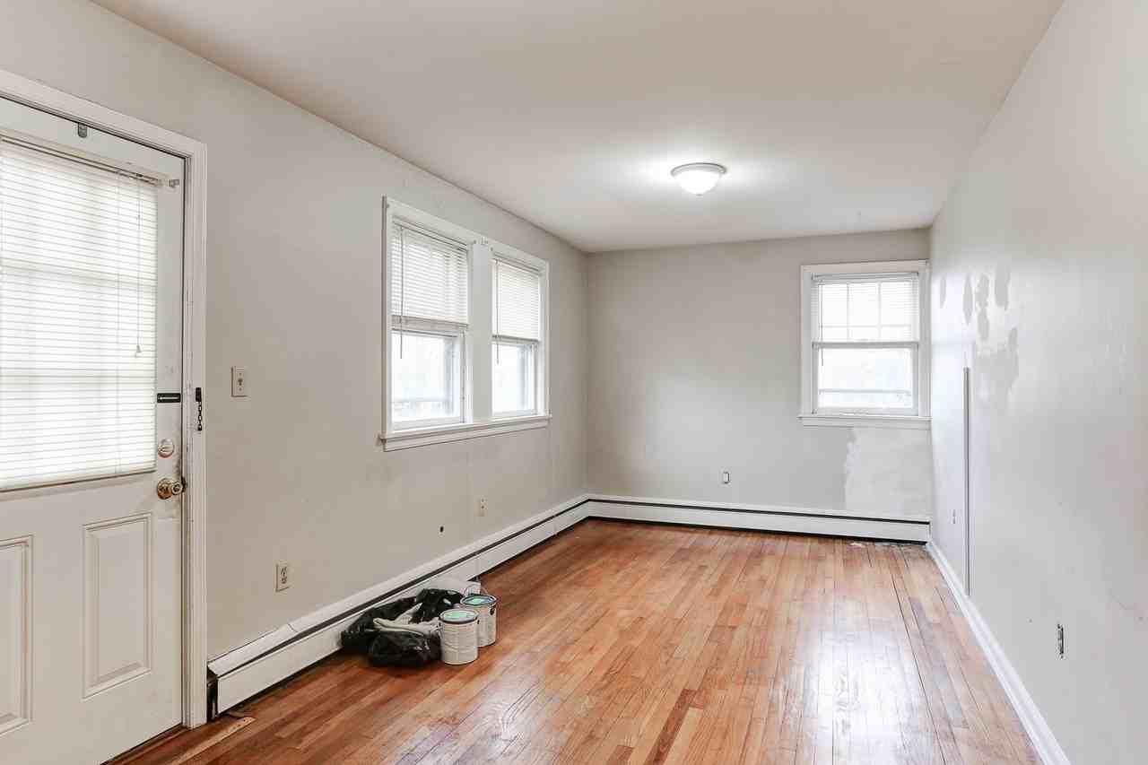 3223 Market St - Photo 2 of 9