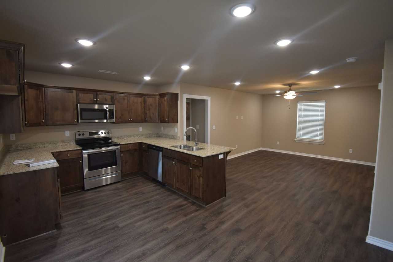 1631 Seattle Slew St - Photo 2 of 13