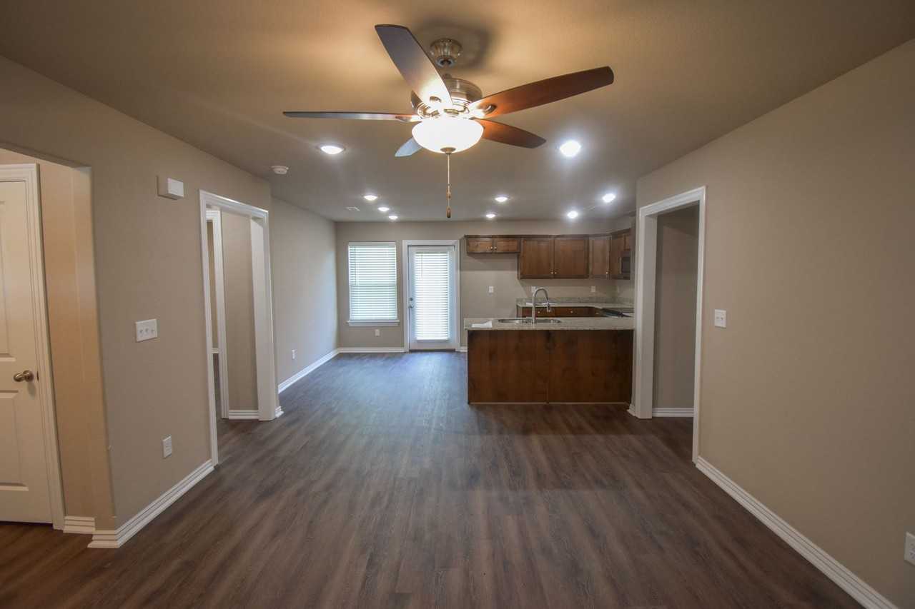 1631 Seattle Slew St - Photo 3 of 13