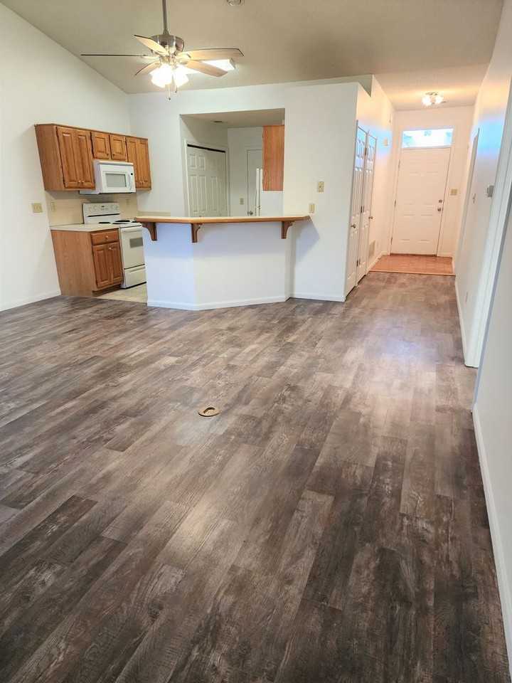 809 Walters Dr - Photo 3 of 15