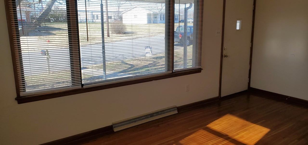 2600 Nelwood Dr - Photo 3 of 16