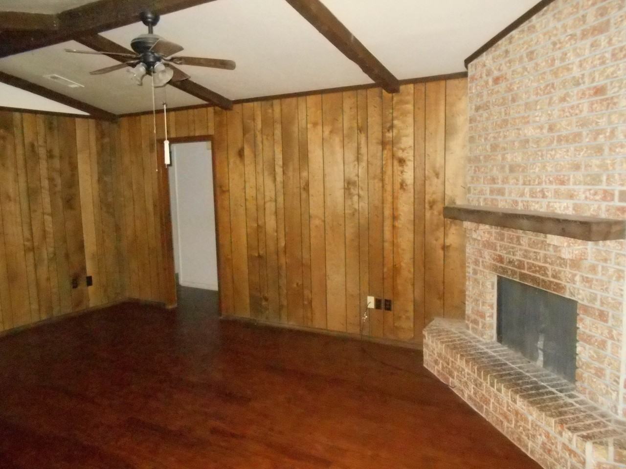 3501 Baywood Dr - Photo 2 of 6