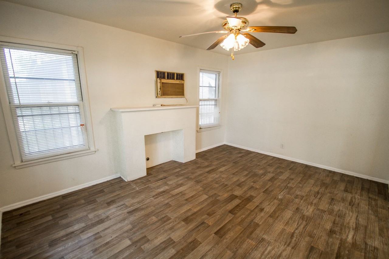 2818 E Houston St - Photo 3 of 18