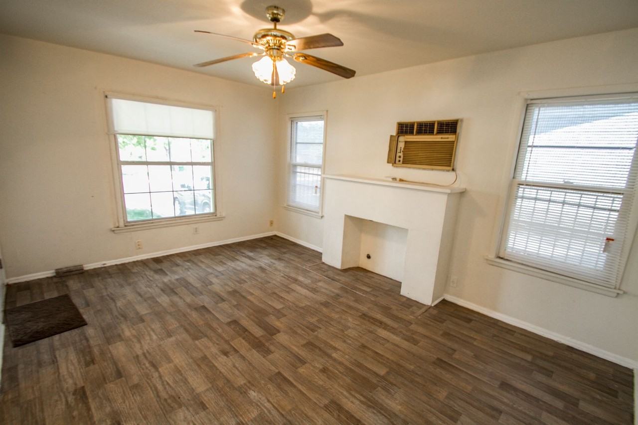 2818 E Houston St - Photo 6 of 18