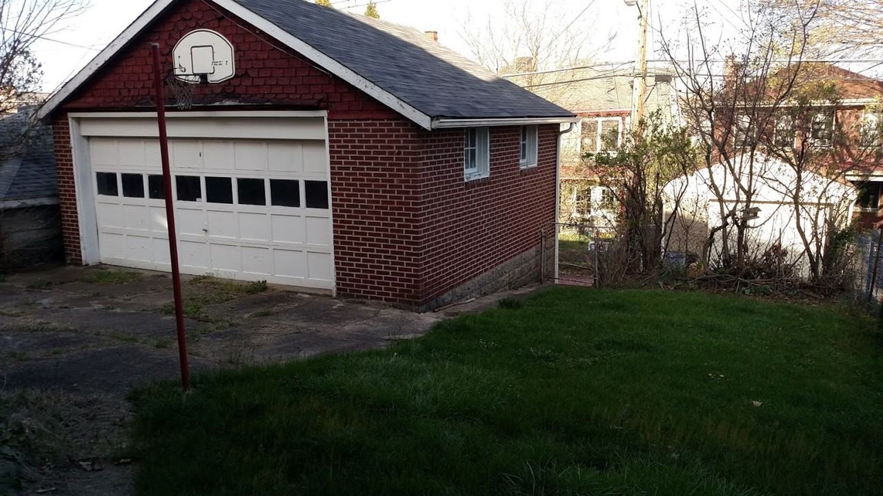 1132 Morningside Ave - Photo 2 of 17