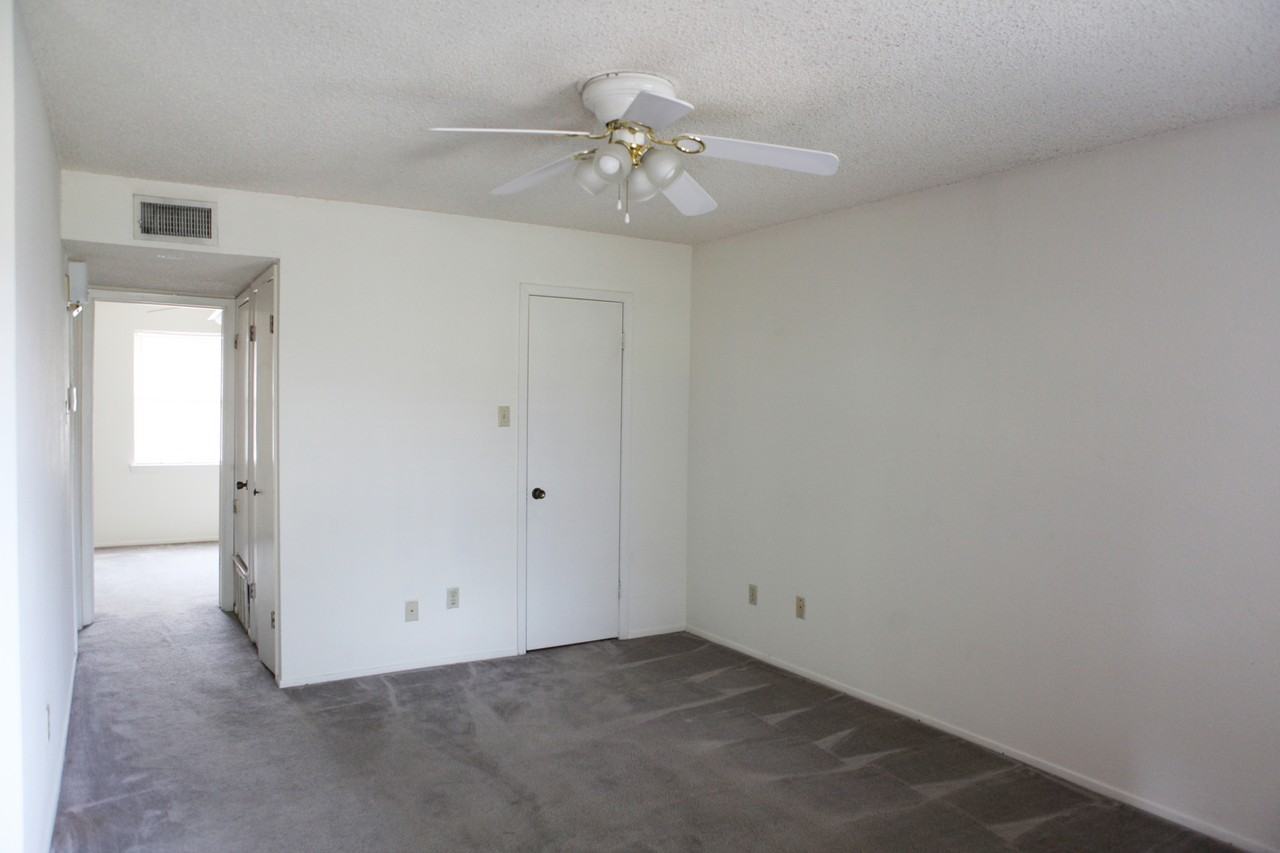 1214 Baylor Ave - Photo 3 of 6