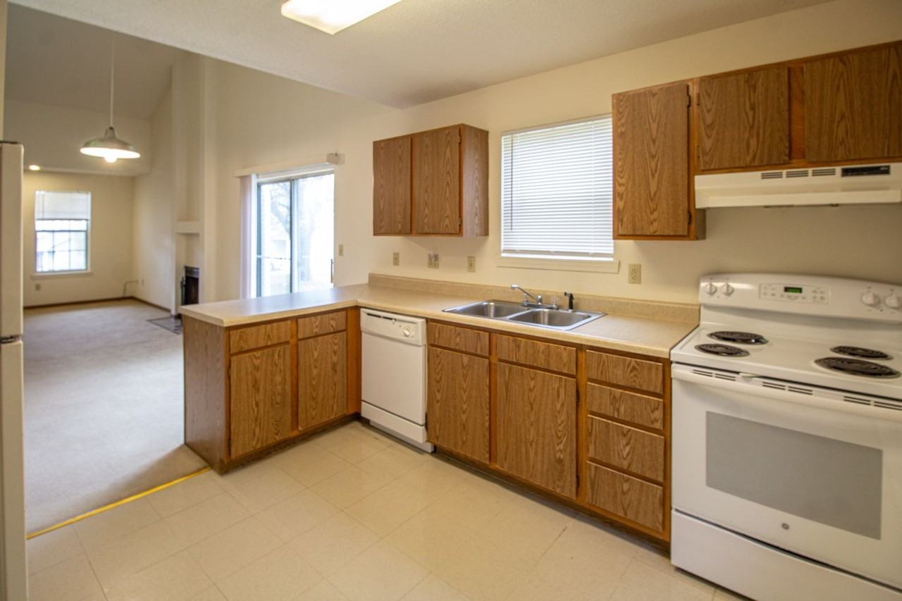 4003 Danbury Ct #B - Photo 4 of 10