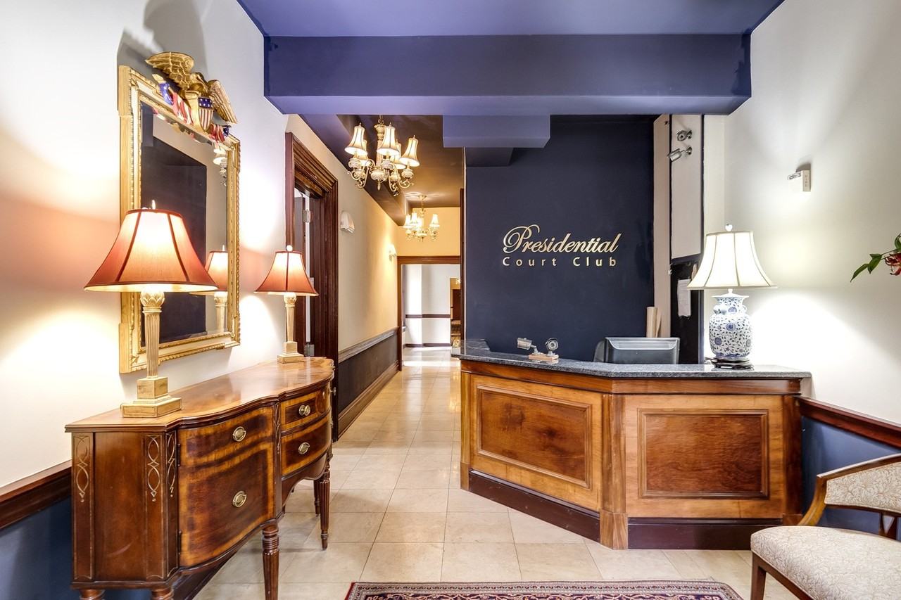 212 W Franklin St Ph 2 - Photo 3 of 21