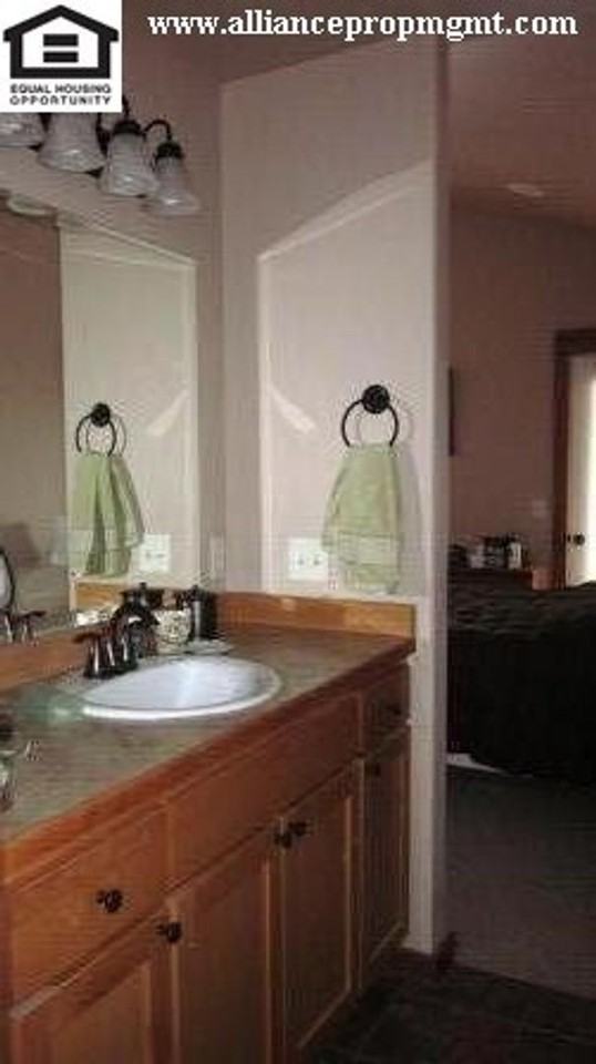3345 N 27th Ave #35 - Photo 7 of 11