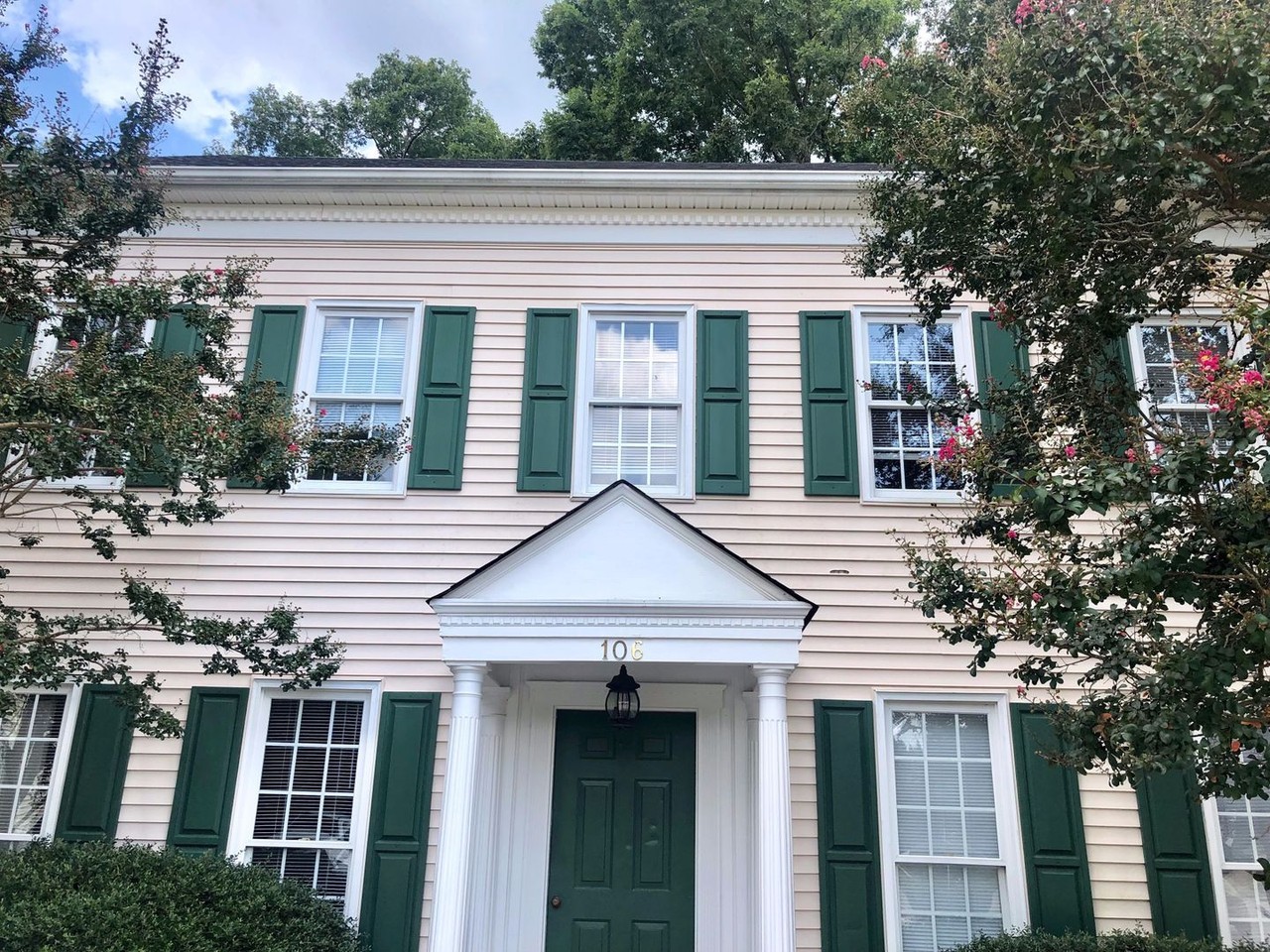 106 Ole Towne Sq - Photo 2 of 23