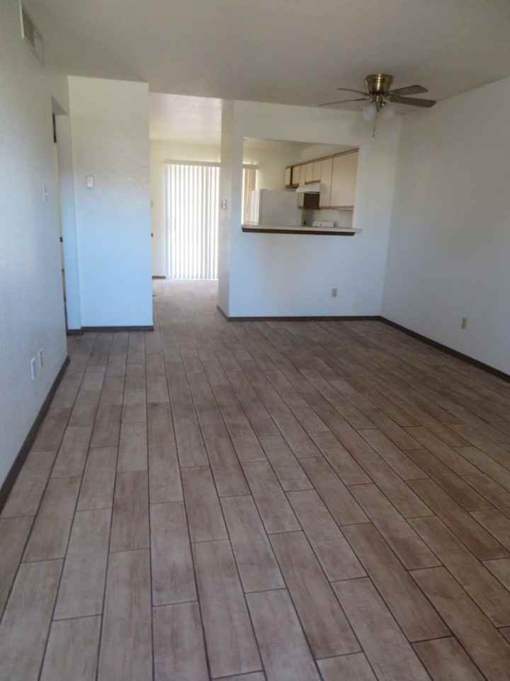 Hillrise Drive Apts - Photo 2 of 15