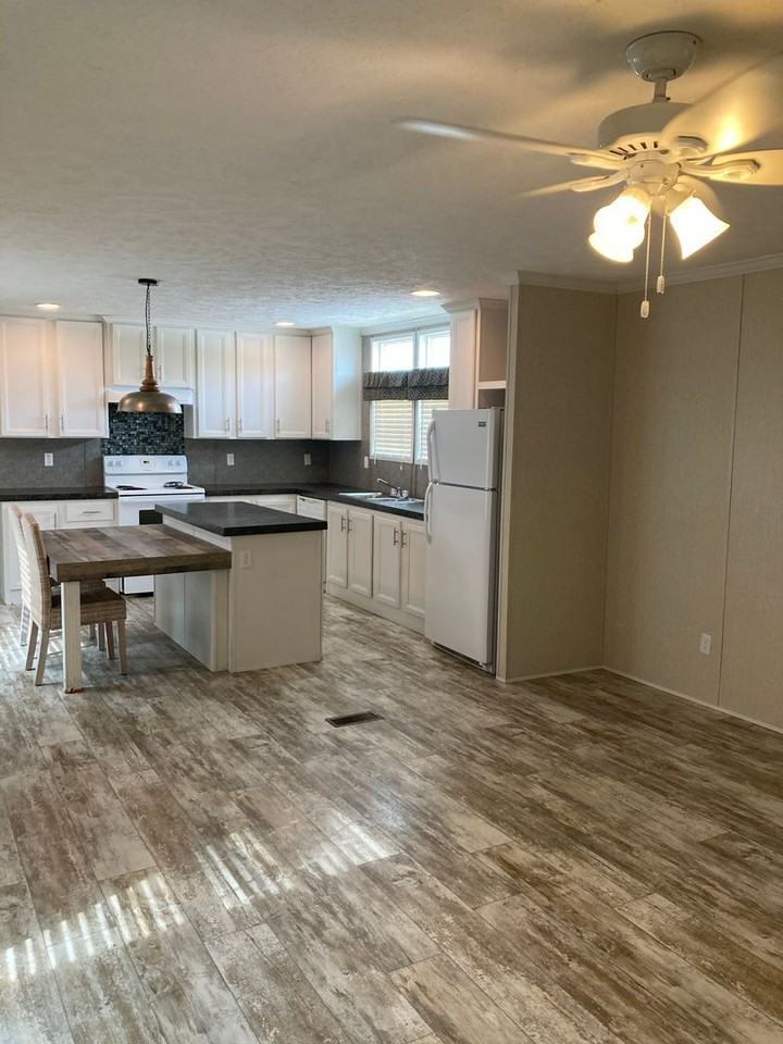 1007 Alexandria Rd Sw - Photo 2 of 12