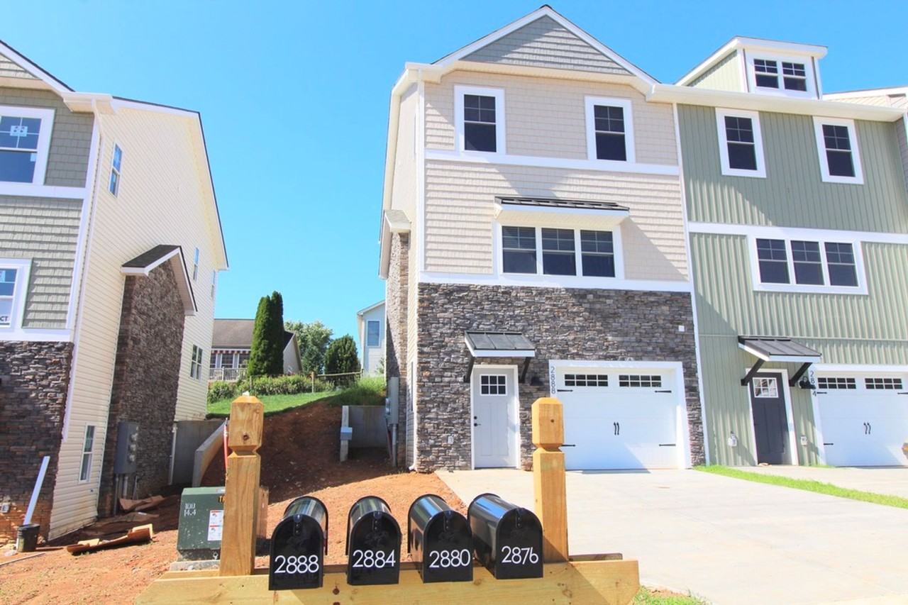 2888 Belgian Dr - Photo 2 of 36
