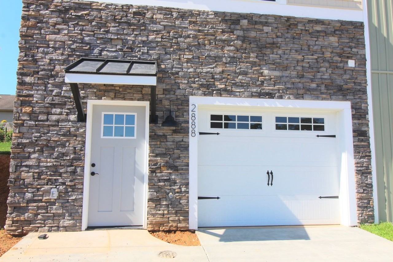 2888 Belgian Dr - Photo 3 of 36