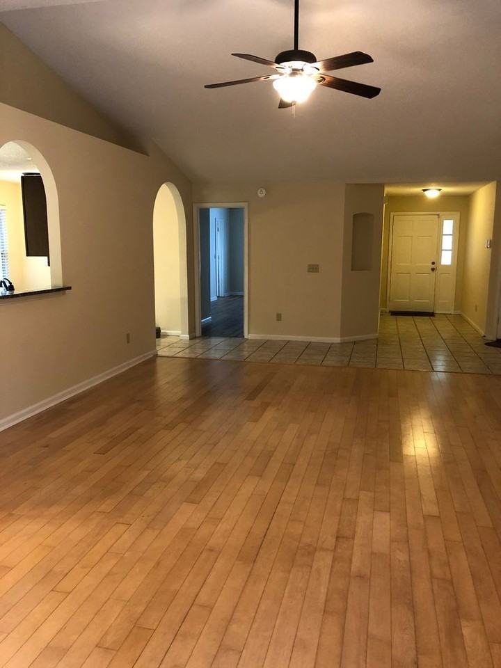 12910 Forest Glen Ct S - Photo 4 of 13