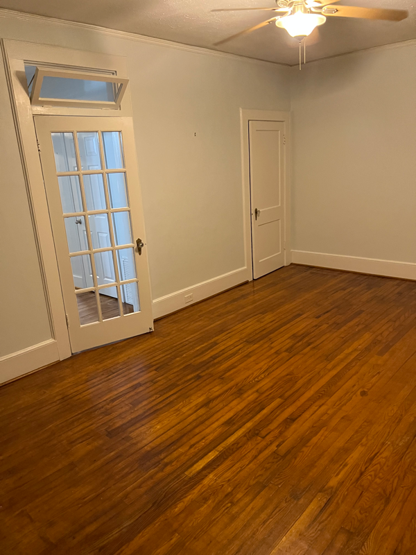 1402 Victoria St - Photo 2 of 9