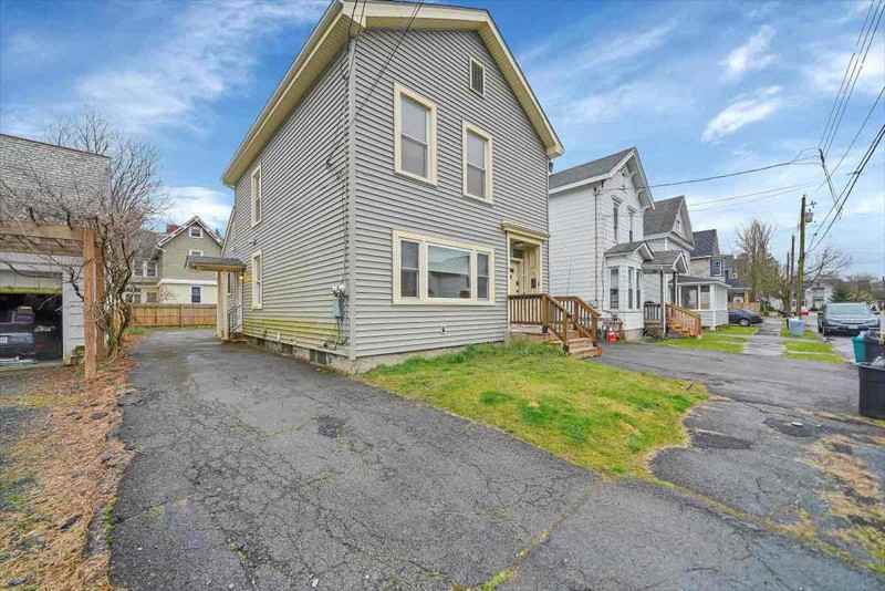 17 Ulster Pl #1F - Photo 2 of 20