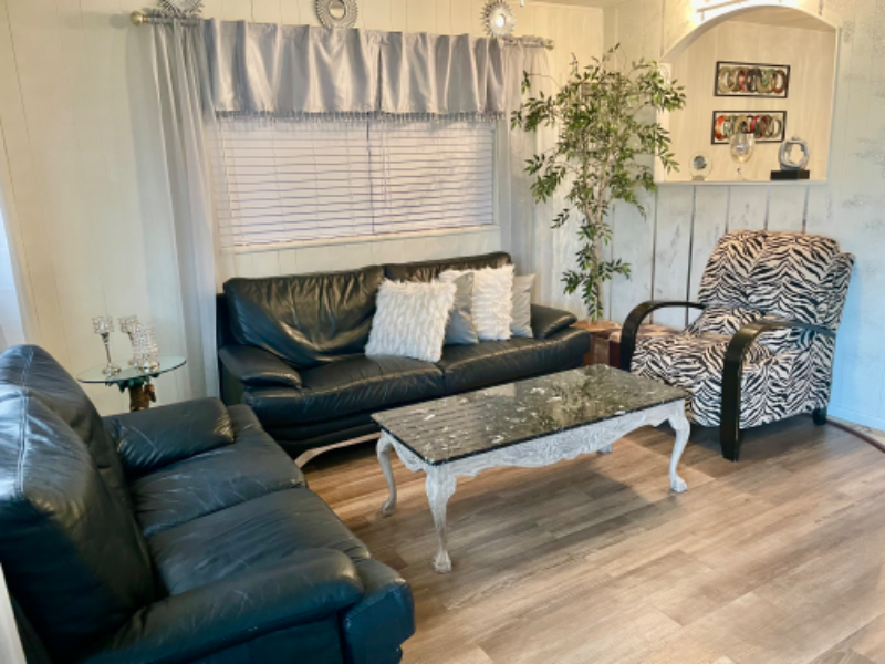 1461 Sw 8th Ter - Photo 2 of 12