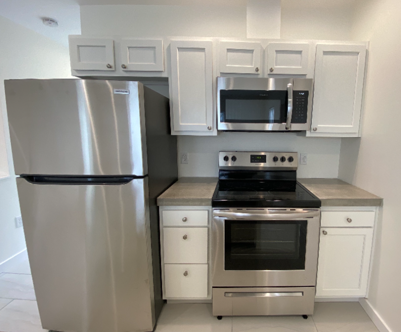 329 W 8th St - Photo 3 of 9