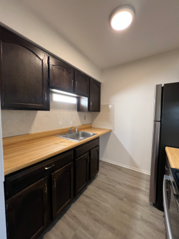 766 S East Ave #10 - Photo 3 of 10