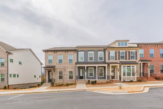 3287 Park Pointe Cir - Photo 3 of 46