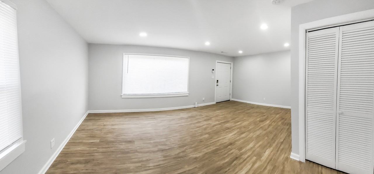 4433 E 10th Ave #NA - Photo 4 of 10