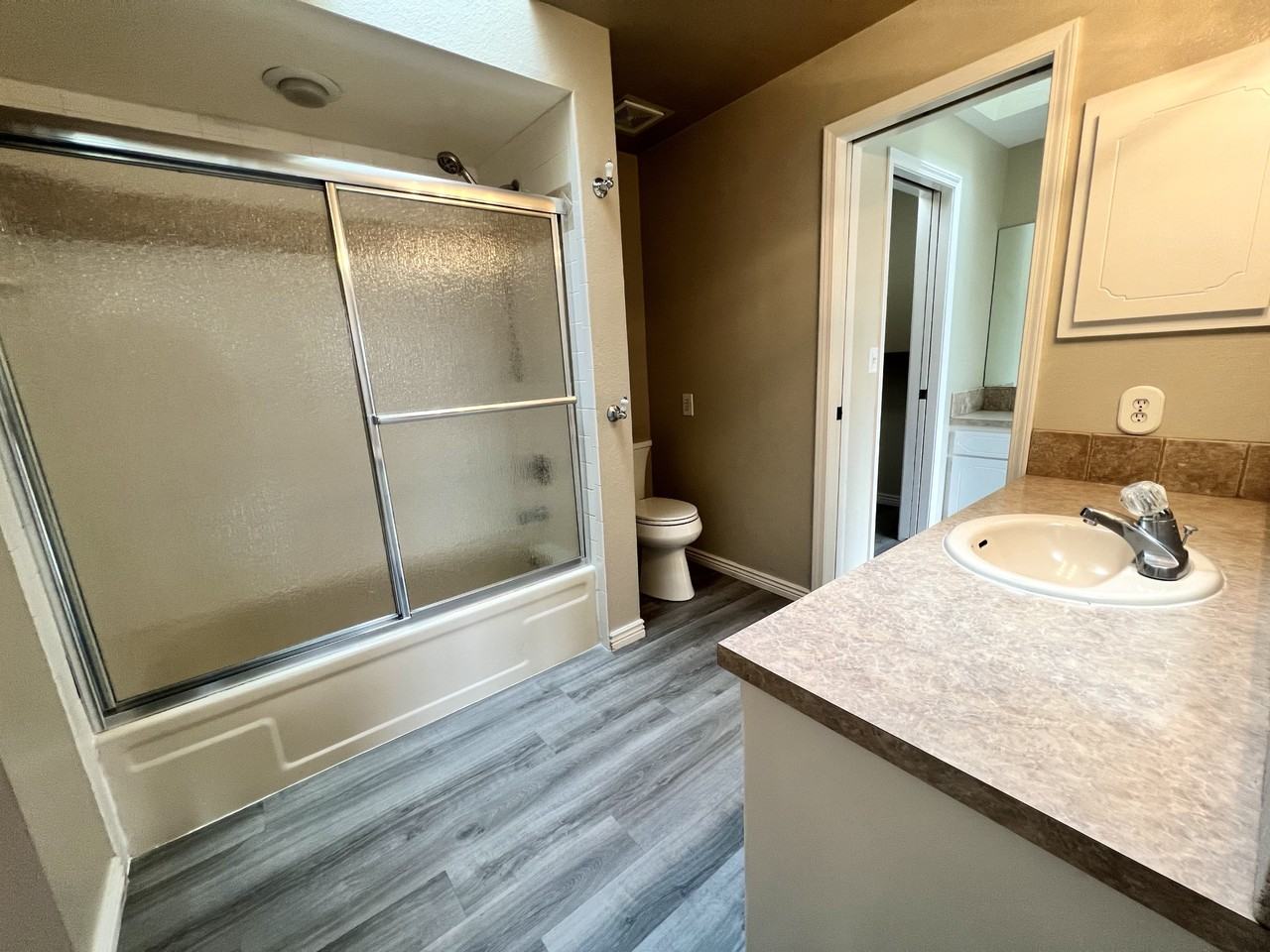 5751 W Fortress Ct - Photo 6 of 11