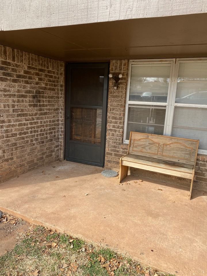 3013 Gwendolyn Ln #1 - Photo 2 of 23