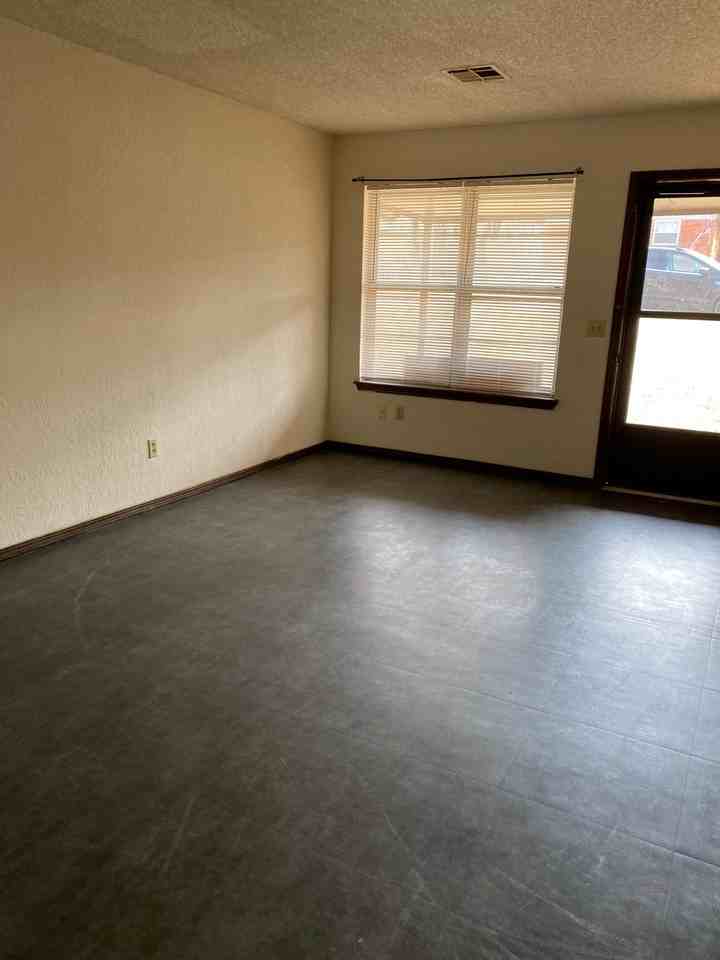 3013 Gwendolyn Ln #1 - Photo 3 of 23